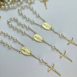 25 Baptism Favors ivory color faux  pearls with miraculous Medal baptism favors/ communion favors/Christening Favors/ recuerdos de bautizo