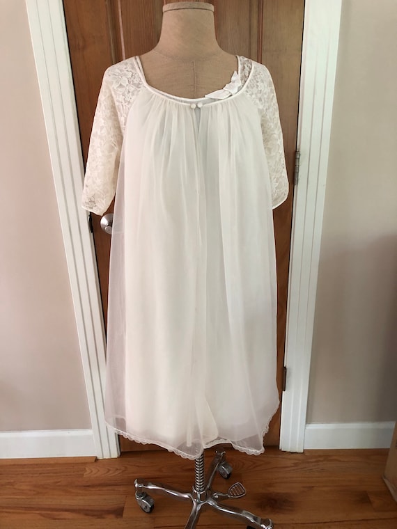 Vintage Vanity Fair White Chiffon Peignoir Set