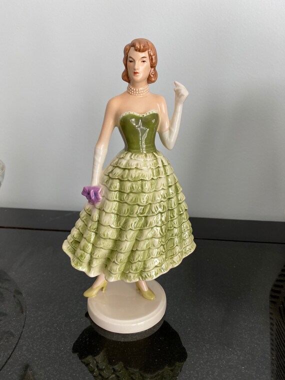 Goebel Lady Figurine 1986 Etsy
