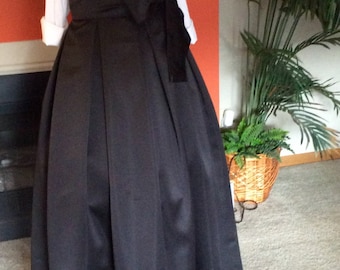 FIT AND FLARE Box pleats Maxi skirt. Great for parties , wedding , Prom, Formal wear ,bridesmaids . Great for all occasions .