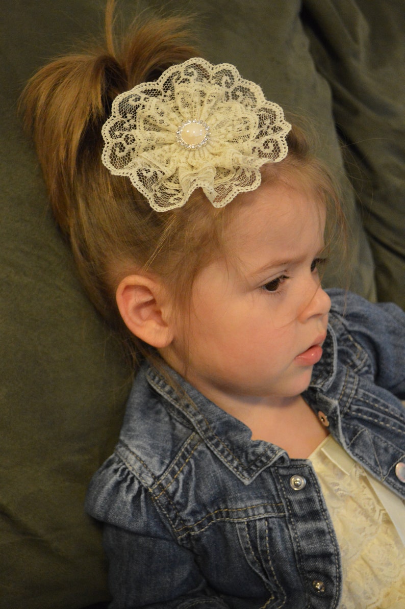 Lace Hair Bow, Rustic Hair Clip, Wedding Ivory Lace Clip, Ivory Lace Hair Clip, Vintage Hair