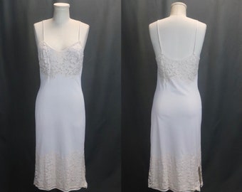 1960s Vintage weiße Satin Slip, Spitze, Größe Medium