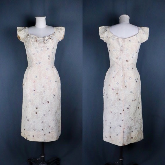 Vintage 1950s Cream White Floral Lace Hourglass W… - image 1