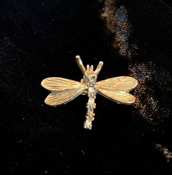 Vintage 1960s Small Gold-Toned Dragon Fly with Rh… - image 1