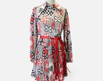 Vintage 1960s Kippe Sportswear Gray, Black, and Red Skirt and Blouse Set with Op Art Floral and Polka Dot Print and Red Fringe Belt, Size XS