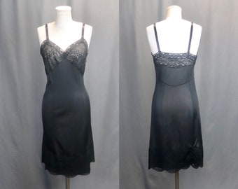 Vintage 1960s Black Slip with Lace Top and Bottom, Size Medium -- Pinup // Burlesque // Glamour // Lingerie