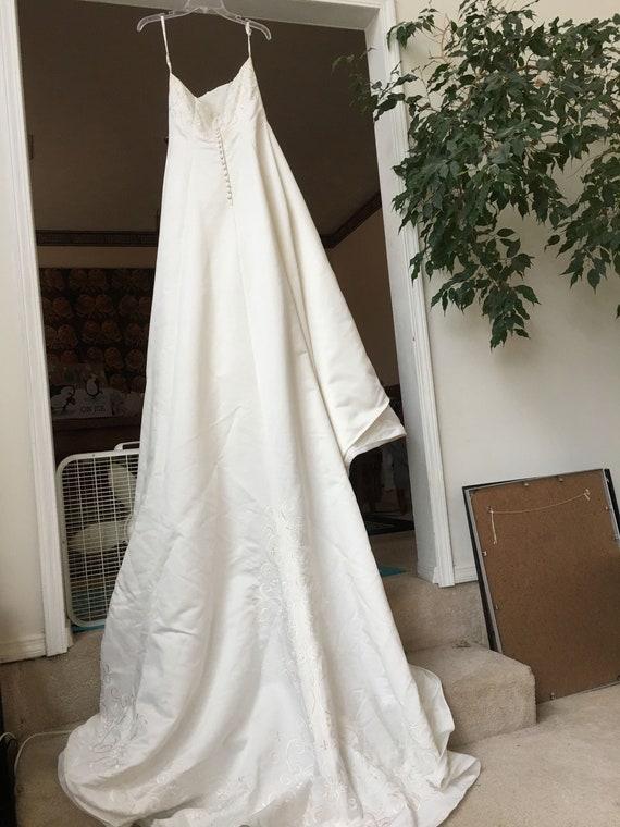 Ivory St. Tropez Formal Wedding Dress - image 5