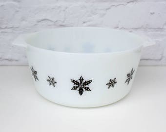 Vintage Snowflake Pyrex, Gaiety Snowflake, Pyrex Casserole Dish, Deep Pyrex Casserole, Vintage Pyrex Dish, JAJ Pyrex, Kitsch Kitchen, Retro