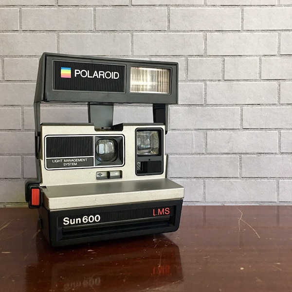 Vintage 1980's Polaroid Sun 600 LMS Light Management System Instant Camera