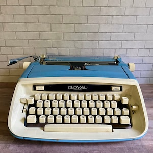 Royal Safari Typewriter - Etsy