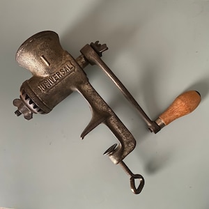 Vintage Universal Food Chopper 1 Decorative Manual Meat Grinder