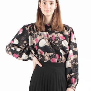 70s Vintage Button Up Purple Floral Patterned Summer Blouse for Women