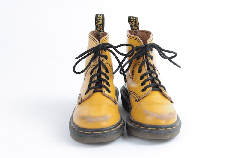 US3 Vintage Dr Martens Yellow Leather Doc Festival Punk Rocker Martens Boots Womens EU34 / US3 / UK1 image 3