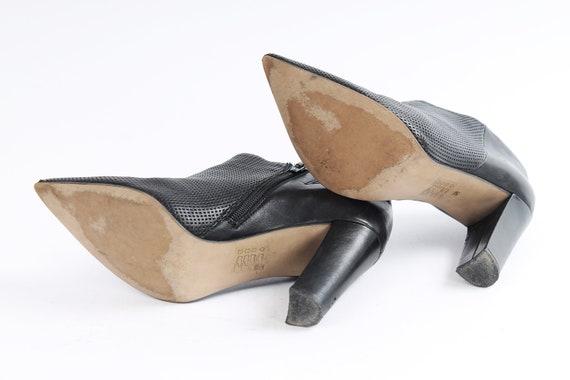 US7.5 Vintage Black Leather Pointy Nose Heeled Bo… - image 6