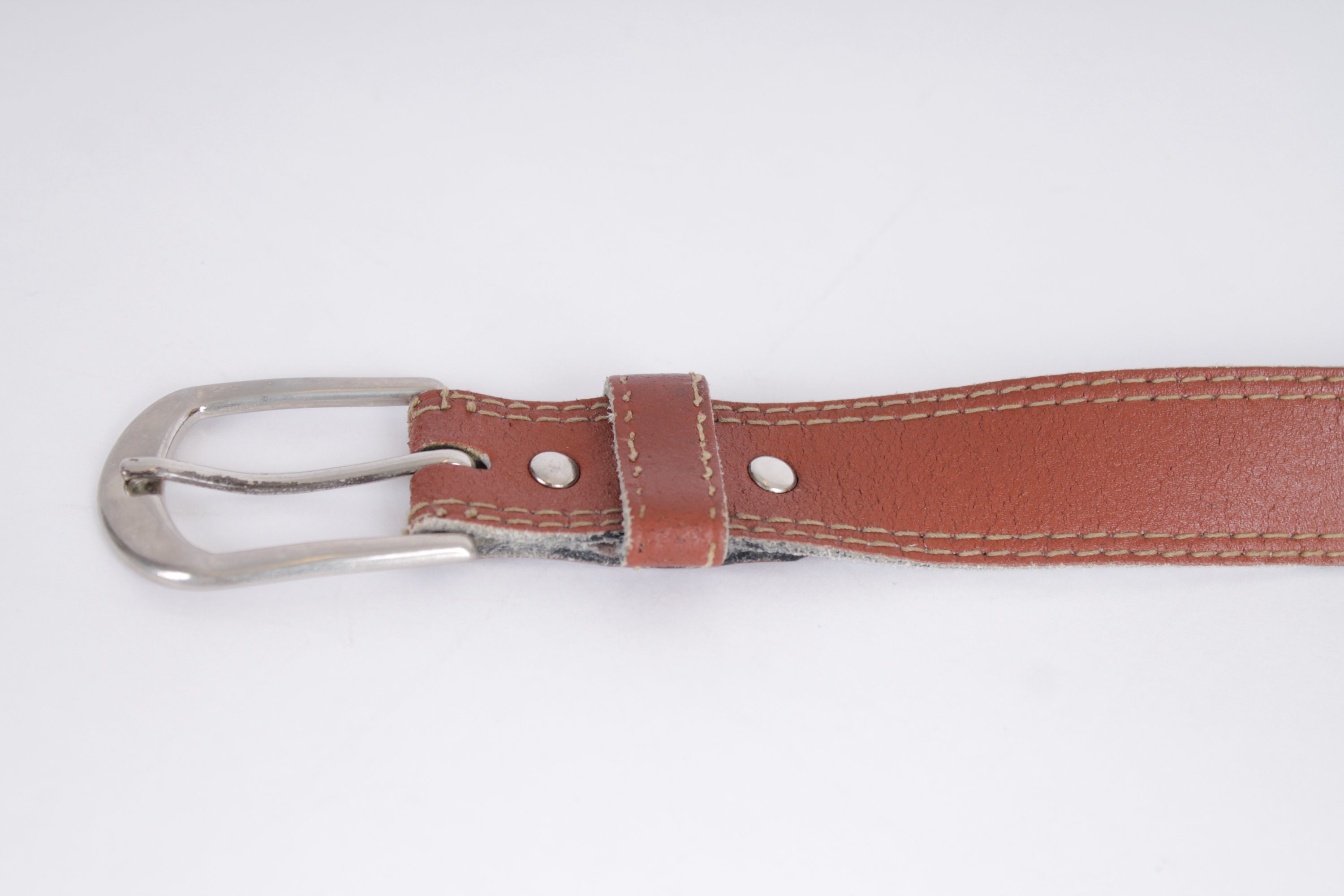 Vintage Cognac Leather Belt: Bohemian Style Buckle (40.5  display picture 3