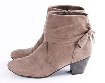 Vintage botki zamszowe z mankietem, rozmiar US10.5