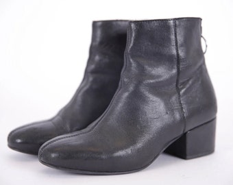 Vintage Black Leather Heeled Boots for Women size EU35 / US4 / UK2