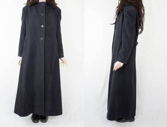 1970s Vintage Dark Grey Wool Winter Coat Overcoat