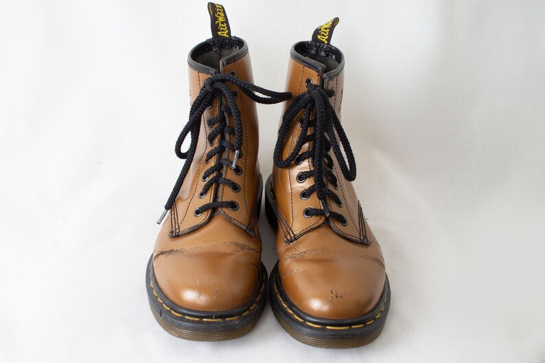 dr martens vintage brown
