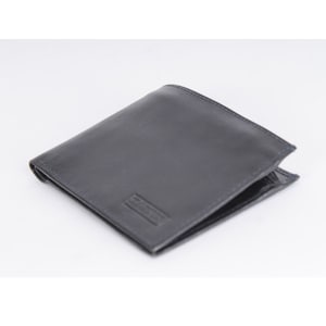 Cartera de cuero vintage Cartera de cuero negra Accesorios retro genuinos para mujer Idea de regalo Cierre de solapa de corte redondo Plegable