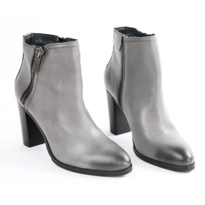 Tommy Hilfiger Leather Ankle Boots: Grey Chunky Heel, US 10.5