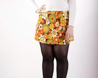 Vintage 60s Floral Mini Skirt: Retro Mod Flower Power Print