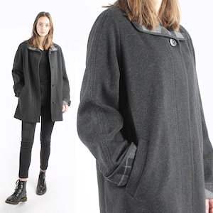 1970s Vintage Grey Wool Greatcoat Overcoat Winter Autumn Coat for Women