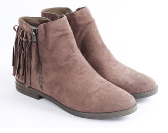 Vintage 90s Faux Suede Ankle Boots with Fringe (US 8.5 / EU 39)