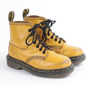 US3 Vintage Dr Martens Yellow Leather Doc Festival Punk Rocker Martens Boots Womens EU34 / US3 / UK1 image 4