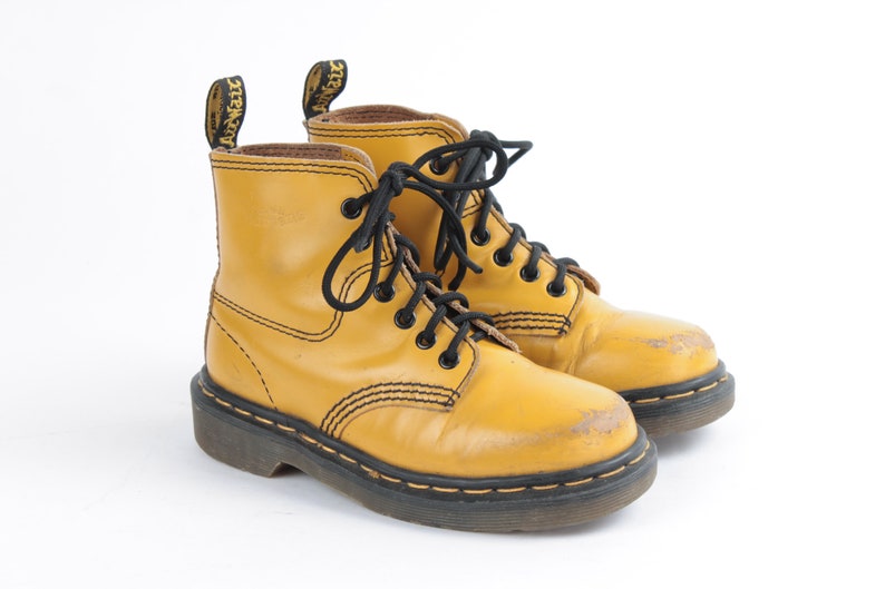 US3 Vintage Dr Martens Yellow Leather Doc Festival Punk Rocker Martens Boots Womens EU34 / US3 / UK1 image 4