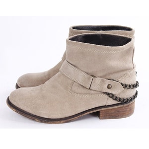 Vintage 90s Suede Ankle Booties: Cream Beige Belted Chain Boots US8.5