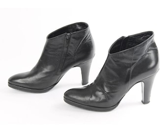 Czarne skórzane botki na obcasie w stylu vintage – damskie, rozmiar US 7,5 / EU 38