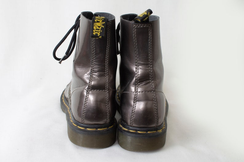 US6 Dr Martens Vintage Metallic Silver Leather Doc Martens Boots EU37 US6 UK4 for Women