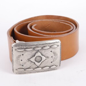 Vintage Cognac Leather Western Belt: Bohemian Pressed Design  display picture 2
