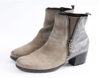 Botines vintage de ante: estampado de serpiente beige topo, talla 8 (EE. UU.) y 38 (UE).