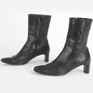 Stivaletti vintage in pelle nera: stile a punta lunga, taglia US 8 / EU 38,5 da donna