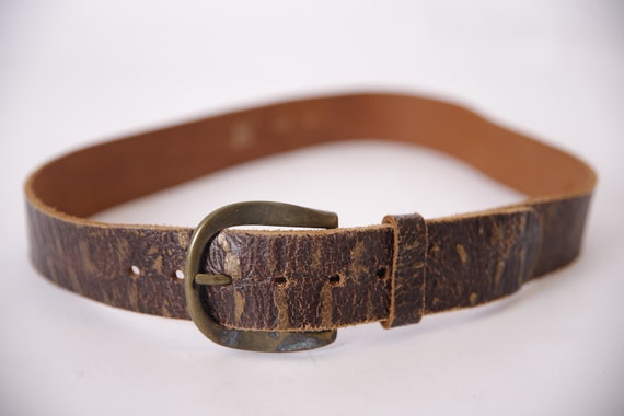 Rare Vintage distressed Brown Wide Leather Western Gladiator Belt Chunky 26 S Brown Wide Vintage Distressed Leather Belt Size US 38  main image 4