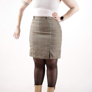 80s Vintage Houndstooth Herringbone Tweed Mini Skirt | Classic Retro Chic