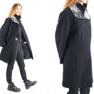 1970s Vintage Grey Wool Greatcoat Overcoat Winter Autumn Coat for Women