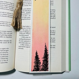 Sonnenuntergang Lesezeichen | Handgemaltes Lesezeichen - KEIN Druck | 5 cm x 23 cm | Original Kunst | Laminiert mit Perlen Quaste