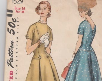 Simplicity 1529 Vintage Pattern Womens Fit and Flared Dress with Dropped Waist and V Back SIze 16 Bust 34