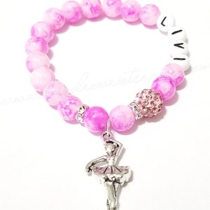 Pulsera de bailarina con placa de nombre y cuentas personalizada para niños