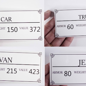 Puede incluir: Cuatro tarjetas blancas con bordes negros y texto. Cada tarjeta enumera el nombre de un vehículo: Coche, Camión, Furgoneta y Jeep. Cada tarjeta también enumera la armadura, el peso y el valor del vehículo.