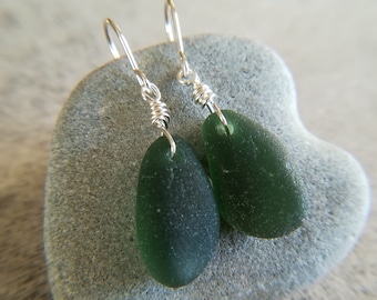 Vert forêt | Boucles d'oreilles en verre de mer | Écologique | Authentique