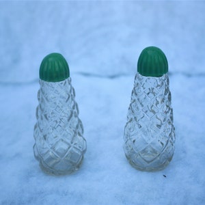 Vintage Classic 1940s Green Top Salt and Pepper Shakers