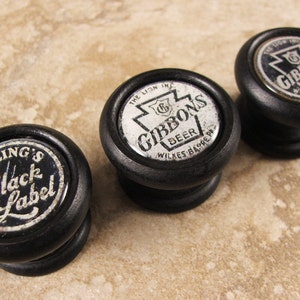 Bouton de meuble vintage Beer Logo, bois d'érable, finition au choix