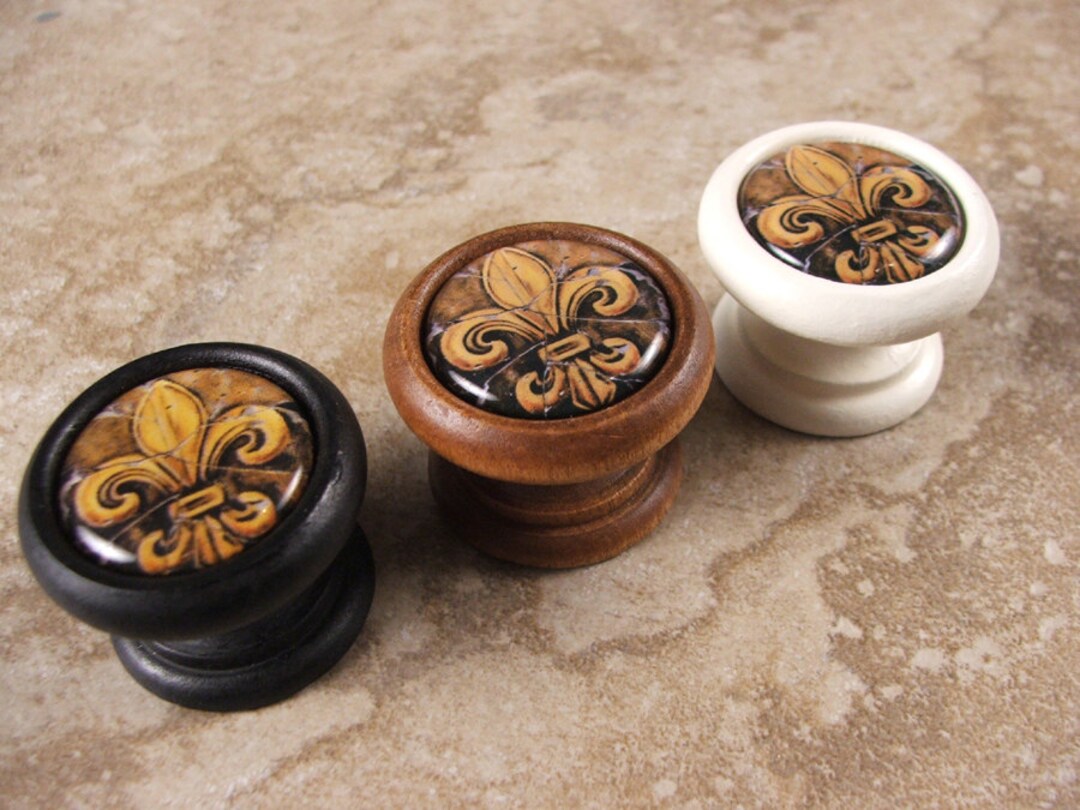 Handmade Fleur De Lys Knob, Pull, Handle in Wood for Door