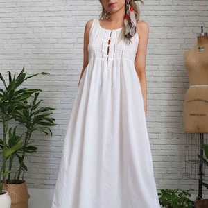 Vintage Laura Ashley-jurk | Middelgroot | Witte katoenen prairiecottagecore-nachtjurk | Mouwloze maxi-loungewear | Oogjes dichtknopen