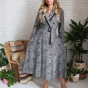 1980s Graphic Dress | Small To Medium Size | Black Grey White Floral Drawing Print |  Rayon Long Sleeve Fall Secretary Dress With Pockets