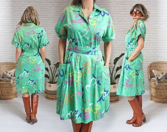 1980&#39;s Two Piece Summer Set || Small Medium Ladies || 2 Pc Green Abstract Art Print Button Down Short Sleeve Top And Skirt With Pockets ||